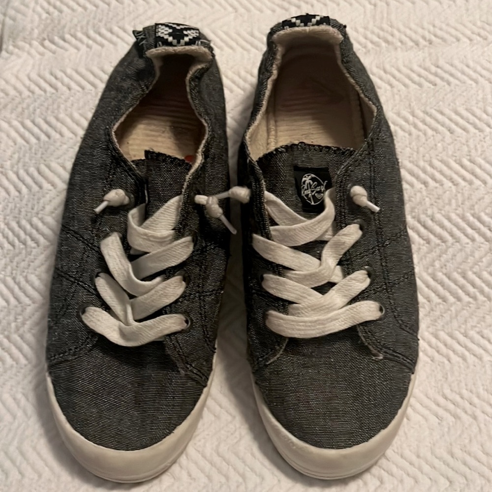 Roxy surf shoes lot of 2 pairs